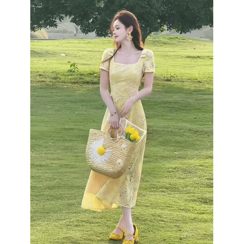 法式氣質方領蝴蝶提花鏤空連衣裙女2025夏季新款收腰顯瘦絕美長裙