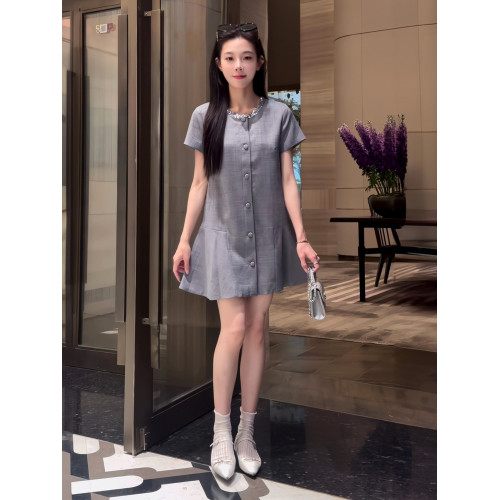 2025新款夏季氣質亮片領口韓系小香風連衣裙灰色單排釦顯瘦連衣裙