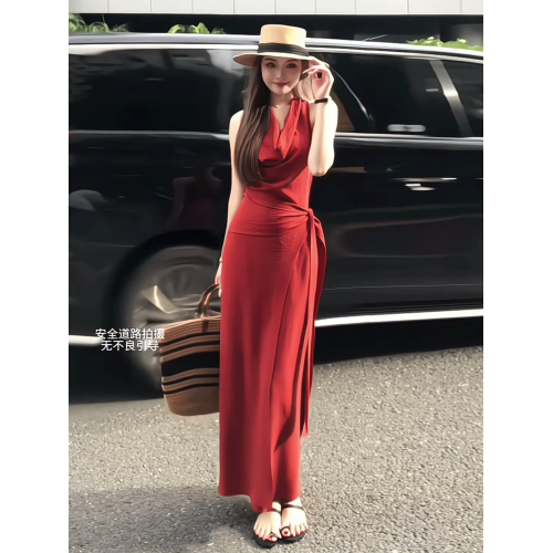 法式紅色蕩領無袖掛脖連衣裙女夏季高級感純欲修身收腰綁帶長裙子