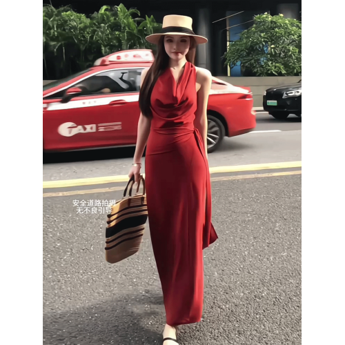法式紅色蕩領無袖掛脖連衣裙女夏季高級感純欲修身收腰綁帶長裙子