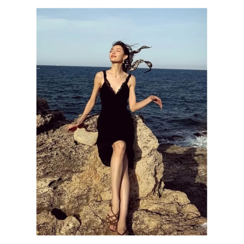 鍾楚曦同款黑色蕾絲拼接吊帶連衣裙女2025夏季新款修身顯瘦中長裙