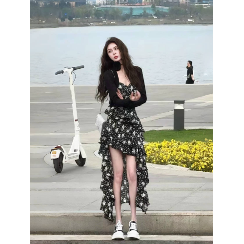 春夏碎花吊帶連衣裙法式釣系約會裙前短後長拖尾裙子不規則蛋糕裙
