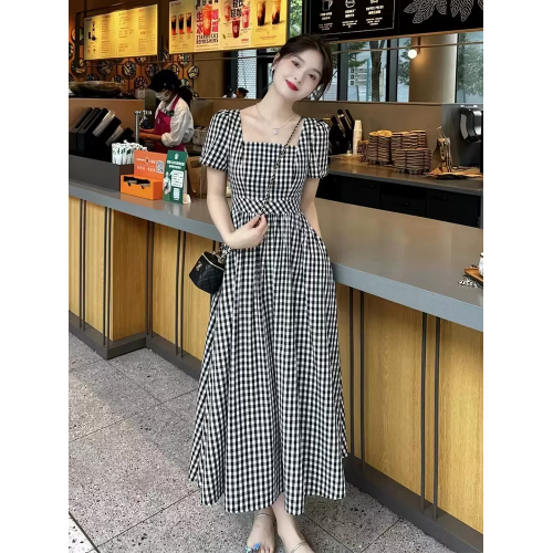 歐洲站2025夏季新款女黑色連衣裙收腰時尚赫本風氣質方領格子長裙