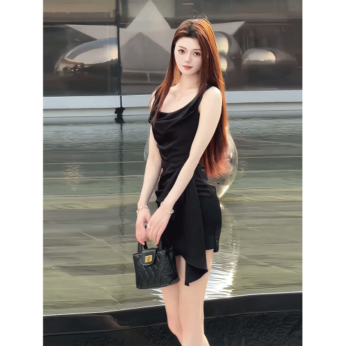 黑色緞面吊帶連衣裙女2025夏季法式氣質名媛收腰顯瘦辣妹包臀短裙