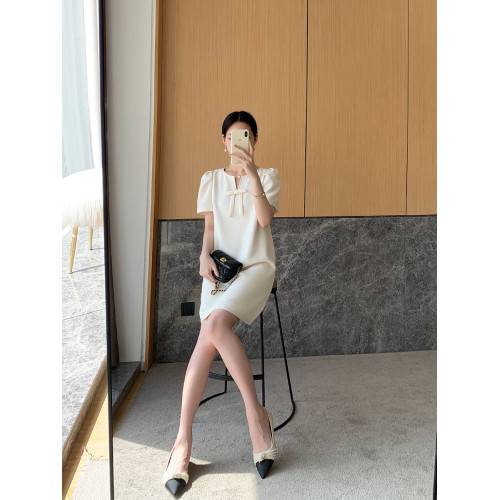 未央 初戀小白裙_法式篙級感白色裙子女夏季赫本風氣質醋酸連衣裙