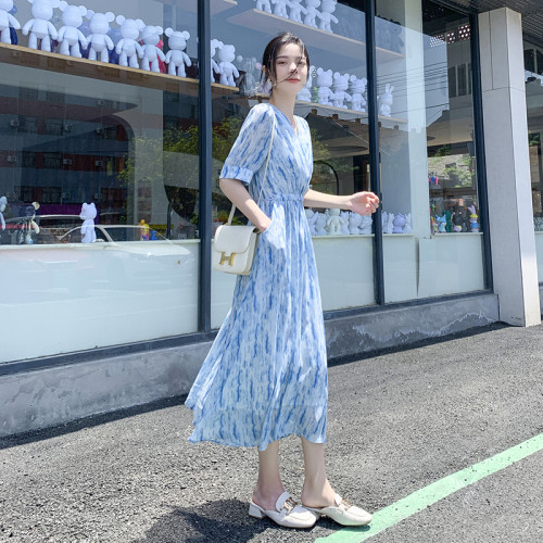 氣質雪紡連衣裙女夏季2025新款設計感小衆收腰顯瘦法式v領長裙子