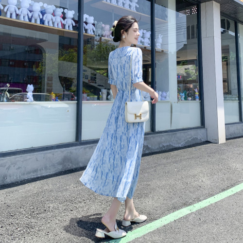 氣質雪紡連衣裙女夏季2025新款設計感小衆收腰顯瘦法式v領長裙子