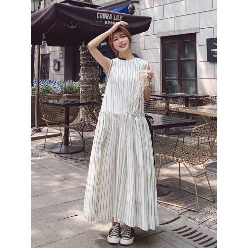 2025夏季新款女裝法式復古白色無袖連衣裙顯瘦氣質溫柔風條紋長裙
