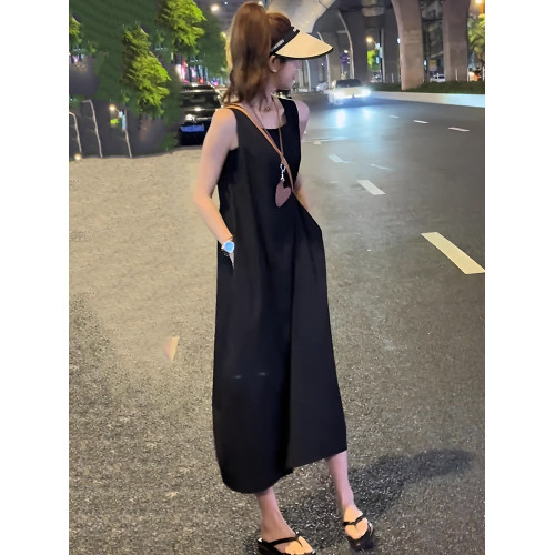 法式設計感黑色露背氣質無袖背心連衣裙赫本風後開叉寬松遮肚長裙