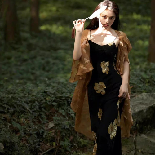 張馨予明星同款新中式印花吊帶連衣裙女氣質百搭開衫高級感兩件套