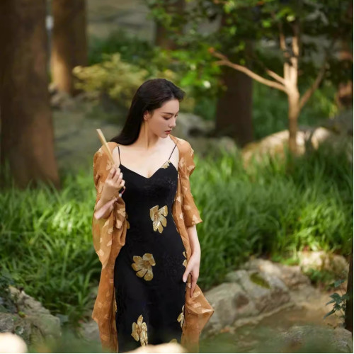 張馨予明星同款新中式印花吊帶連衣裙女氣質百搭開衫高級感兩件套