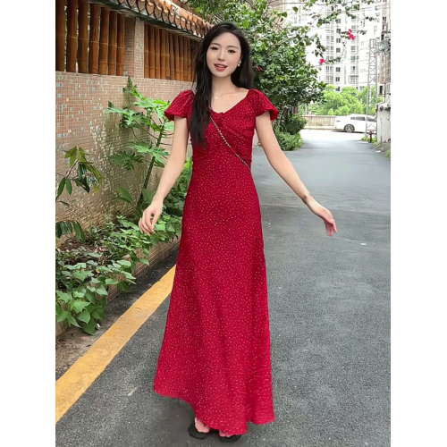 法式荷葉邊紅色波點泡泡袖連衣裙女2025夏季新款設計感小衆長裙子