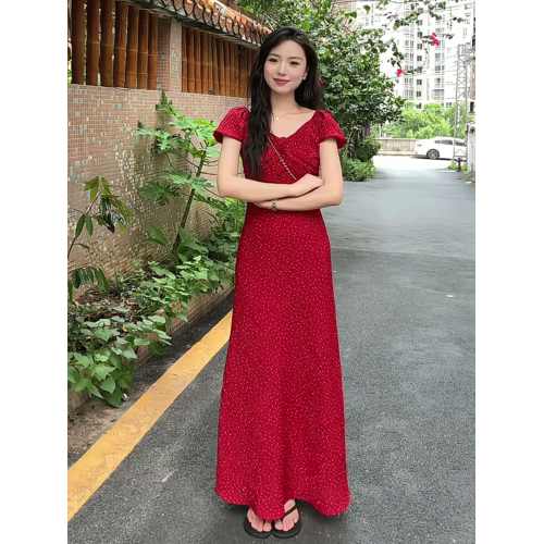 法式荷葉邊紅色波點泡泡袖連衣裙女2025夏季新款設計感小衆長裙子