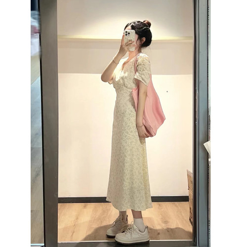 法式V領雪紡碎花連衣裙女夏季2025新款收腰顯瘦中長款泡泡袖裙子