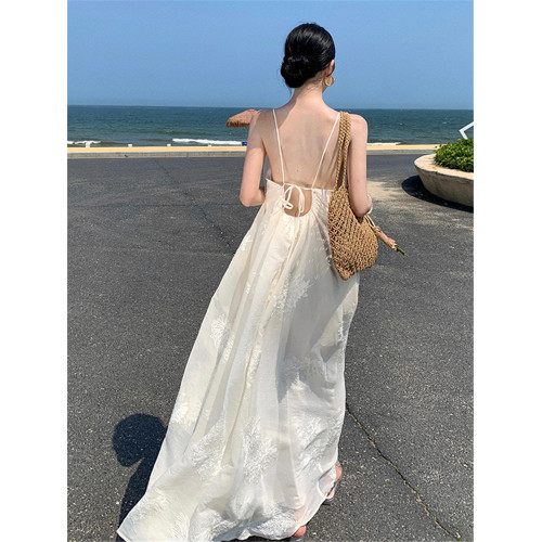 三亞海邊度假連衣裙泰國旅行拍照露背性感純欲長裙子沙灘裙綉花裙