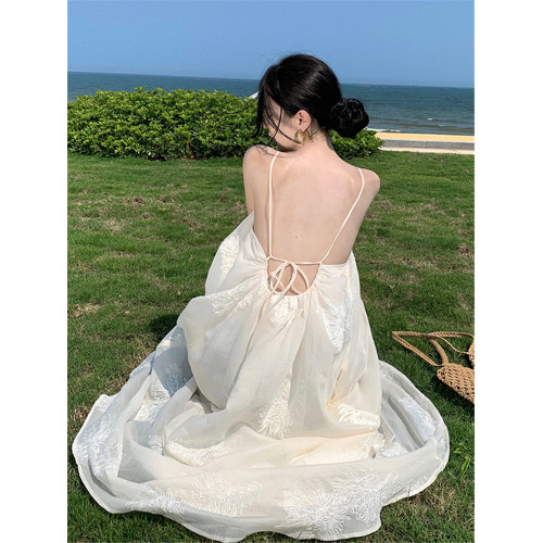 三亞海邊度假連衣裙泰國旅行拍照露背性感純欲長裙子沙灘裙綉花裙