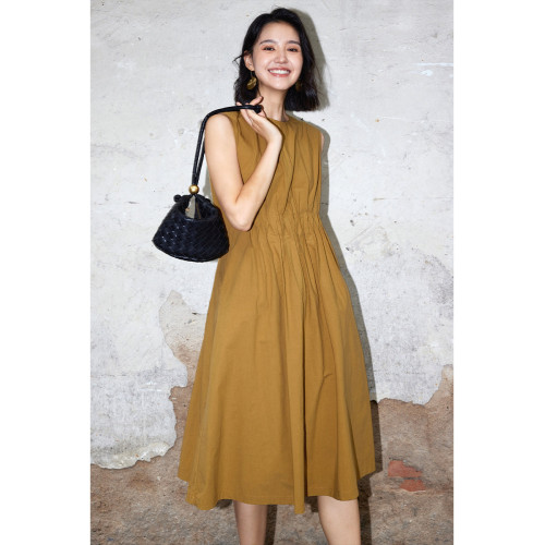 芝美日禾 自然褶皺收腰背心連衣裙焦糖色全棉無袖極簡通勤復古