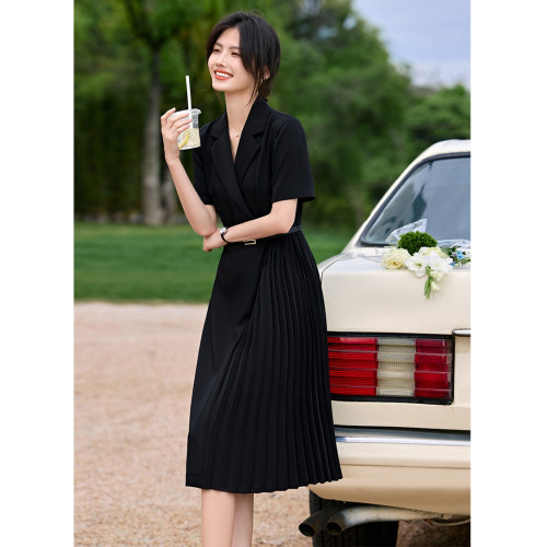 XWI訢未早秋通勤西裝連衣裙女夏季收腰顯瘦壓褶設計輕職場小黑裙