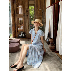 heidy海蒂 賽裡木湖 藍色V領碎花連衣裙2025新款夏季微皺雪紡長裙