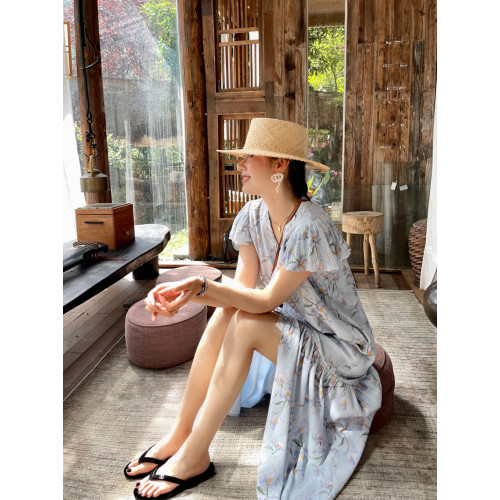 heidy海蒂 賽裡木湖 藍色V領碎花連衣裙2025新款夏季微皺雪紡長裙