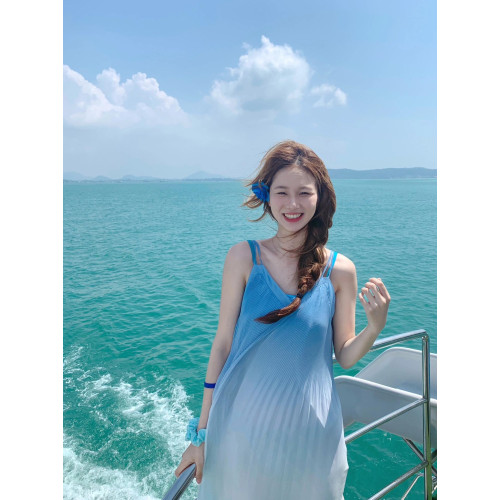 海南三亞度假沙灘裙泰國巴厘島拍照長裙雲南大理洱海穿搭連衣裙女