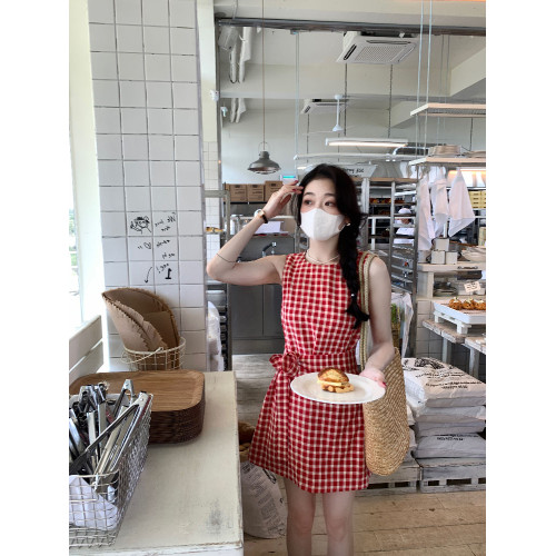法式復古少女感紅色格紋連衣裙女夏季設計感小衆無袖背心裙小個子