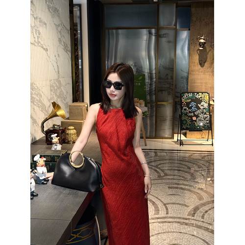 【許願裙】紅色連衣裙2025新款女夏季修身亞麻顯瘦開叉吊帶裙子