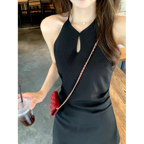 掛脖吊帶連衣裙女春夏韓系小個子高級感名媛禮服短裙赫本風小黑裙