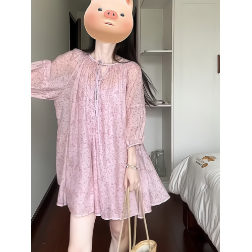 別致絕美氣質短裙女夏季2025新款小個子松弛感遮肉顯瘦粉色連衣裙