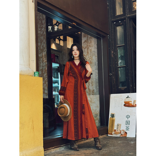 沙漠紅色異域風一片式連衣裙女夏西北拍照民族風度假防曬沙灘裙子