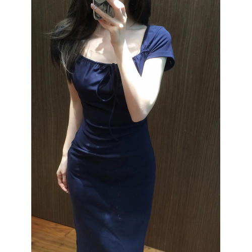法式氣質高級感方領連衣裙子女夏季2025新款夏日絕美收腰包臀長裙