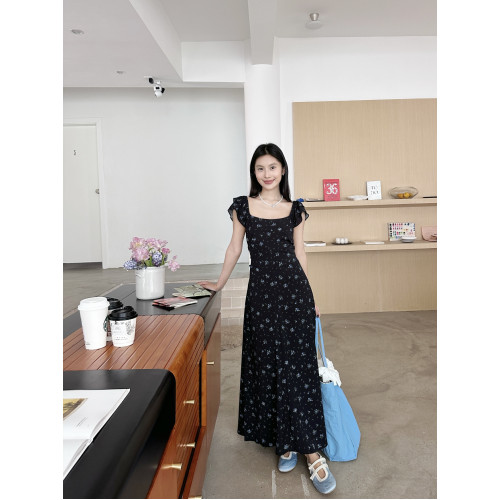 法式復古碎花甜美度假風連衣裙女夏季收腰顯瘦方領小心機設計長裙