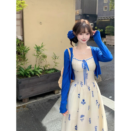 今年流行的漂亮裙子2025新款碎花吊帶連衣裙加開衫兩件套裝女夏季