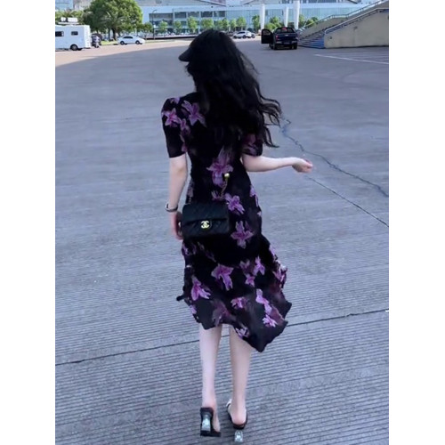 法式藍色v領無袖掛脖連衣裙子女夏季2025新款海邊度假風收腰長裙