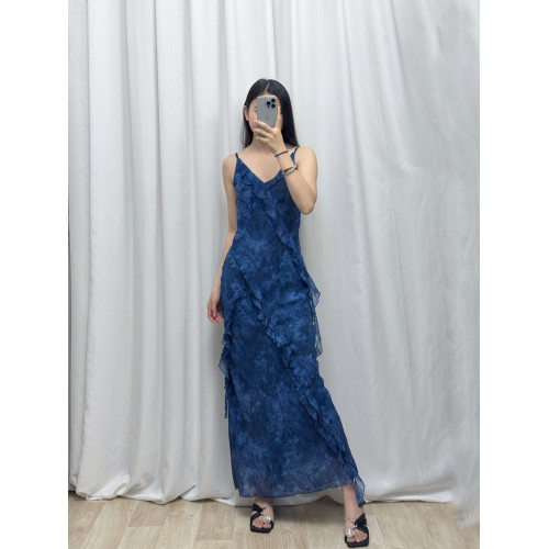悅己歐貨歐貨女裝25夏新款100桑蠶絲暈染藍荷葉飄帶V領吊帶連衣裙