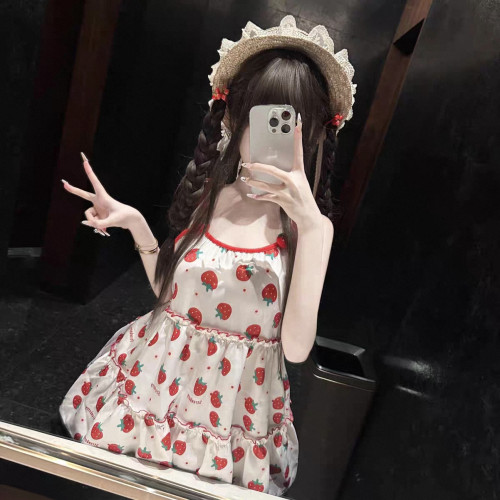 少女甜妹穿搭吊帶小裙子女兒服夏季草莓蛋糕海邊度假連衣裙小個子