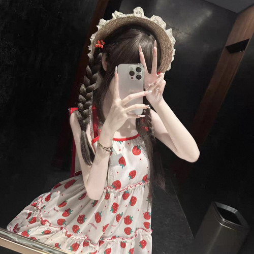 少女甜妹穿搭吊帶小裙子女兒服夏季草莓蛋糕海邊度假連衣裙小個子
