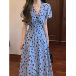 法式v領藍色碎花短袖連衣裙子女夏季2025新款巨好看收腰顯瘦長裙