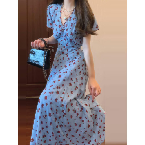 法式v領藍色碎花短袖連衣裙子女夏季2025新款巨好看收腰顯瘦長裙