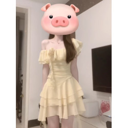 純欲風辣妹高級感一字肩連衣裙女夏黃色立體花朵不規則小個子短裙