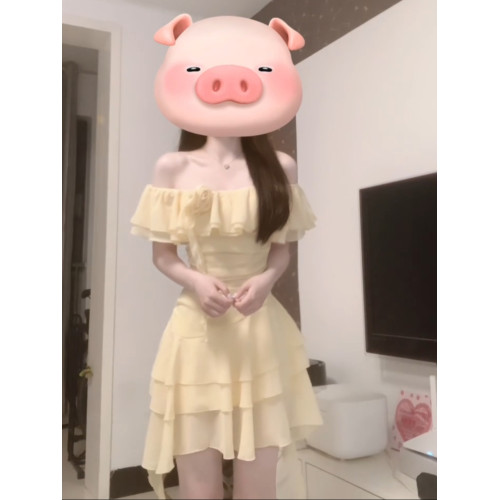 純欲風辣妹高級感一字肩連衣裙女夏黃色立體花朵不規則小個子短裙