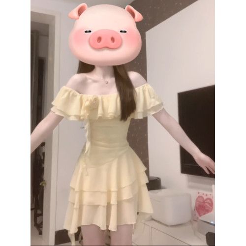 純欲風辣妹高級感一字肩連衣裙女夏黃色立體花朵不規則小個子短裙