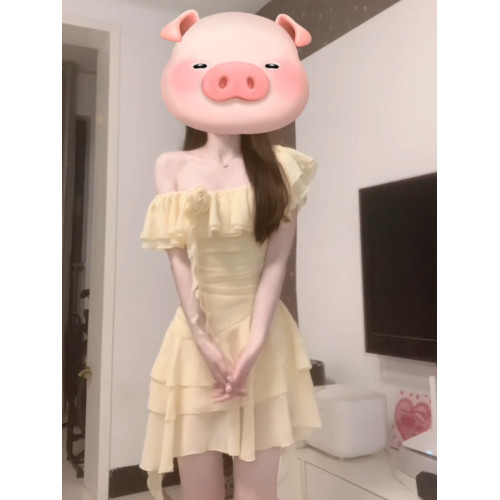 純欲風辣妹高級感一字肩連衣裙女夏黃色立體花朵不規則小個子短裙