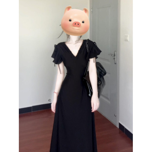法式小飛袖黑色v領連衣裙子女夏季2025新款今年流行漂亮收腰長裙