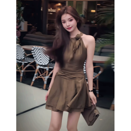 法式復古氣質掛脖連衣裙女2025年夏季新款設計感小衆收腰顯瘦短裙