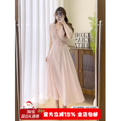 Mu子醬微胖2025夏季新款大碼胖mm法式復古收腰v領粉色連衣裙