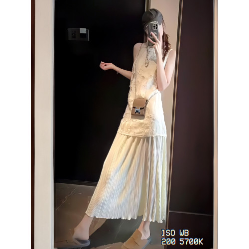 2025法式度假風假兩件拼接背心連衣裙女小衆重工壓褶絕美長裙