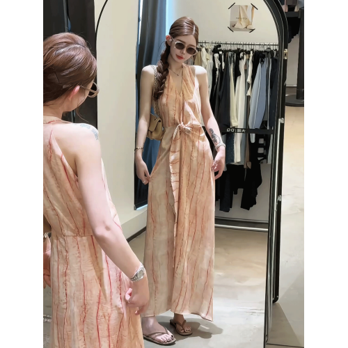 法式度假風暈染掛脖V領連衣裙女夏季綁帶收腰設計感小衆無袖長裙