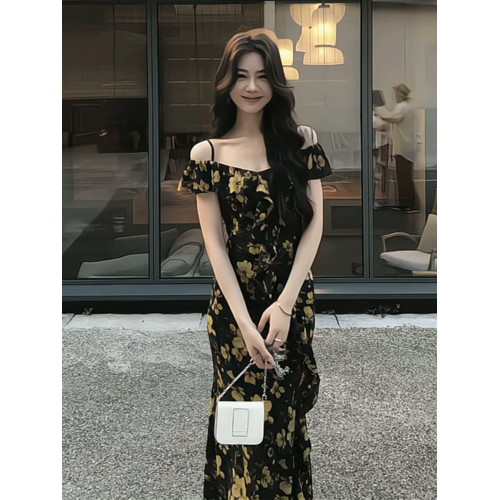 法式復古氣質一字肩碎花連衣裙女2025夏季新款荷葉邊收腰顯瘦長裙