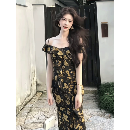 法式復古氣質一字肩碎花連衣裙女2025夏季新款荷葉邊收腰顯瘦長裙